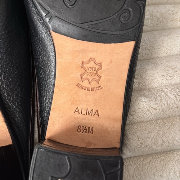 Brighton Vero Cuoio Brown and Black Loafers with Tassel Detail - Picture 9 of 10